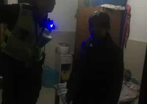 七旬老人深夜迷路，熱心特保護送回家 --五常輔警項目將迷路老人送