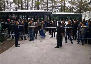 錦旗背后的故事 --祝橋市容項目保障火災現場(chǎng)秩序協(xié)助救火