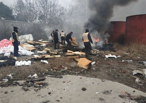 巡查遇見(jiàn)火情，宗保隊員協(xié)助滅火 --金橋市容項目隊員協(xié)助撲滅火情