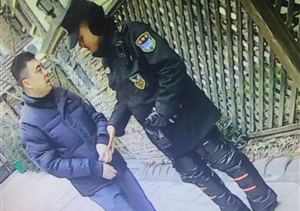 堅持原則拒賄賂 鐵面無(wú)私守底線(xiàn) --周浦市容項目隊員拒收賄賂