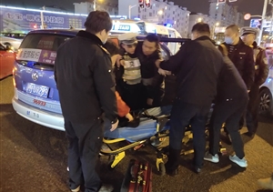 樂(lè )于助人系列報道，救助路邊病人與協(xié)助游客找到愛(ài)車(chē)