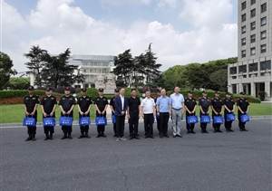 上海市公安局治安總隊、市保安服務(wù)行業(yè)協(xié)會(huì )領(lǐng)導看望慰問(wèn)宗保公司