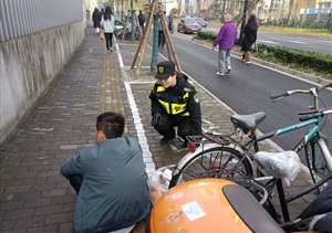 男子醉酒頭摔傷 員工幫助送醫治—宗保公司員工救助醉酒摔傷男子